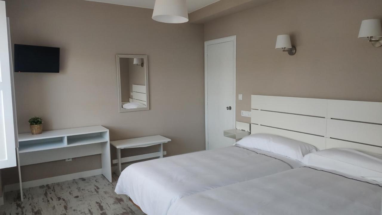 Hotel Roman Naveces Zewnętrze zdjęcie