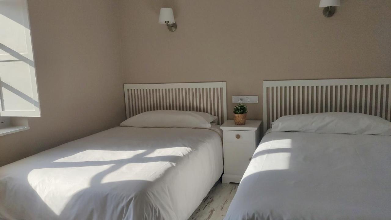 Hotel Roman Naveces Zewnętrze zdjęcie